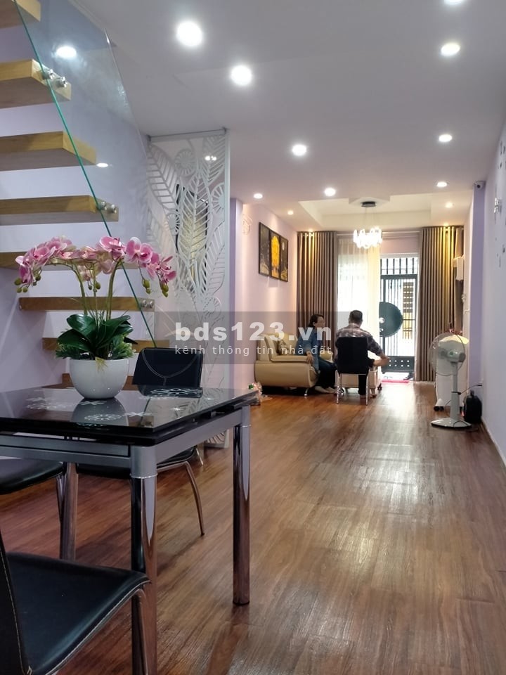 BÁN GẤP NHÀ CỰC XINH HẺM LÊ HỒNG PHONG TT Q10, 54m2 (3x18) 2 TẦNG GIÁ 6.5 TỶ, FULL NỘI THẤT