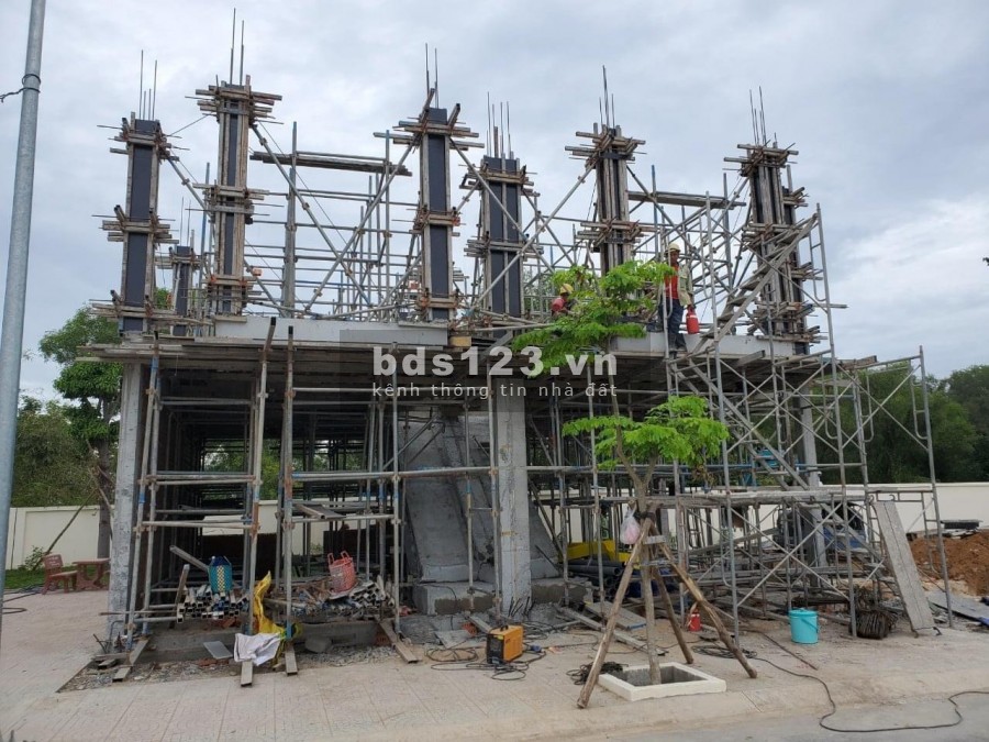 Nhà sát công viên, mặt đường 12m, SHR, chính chủ