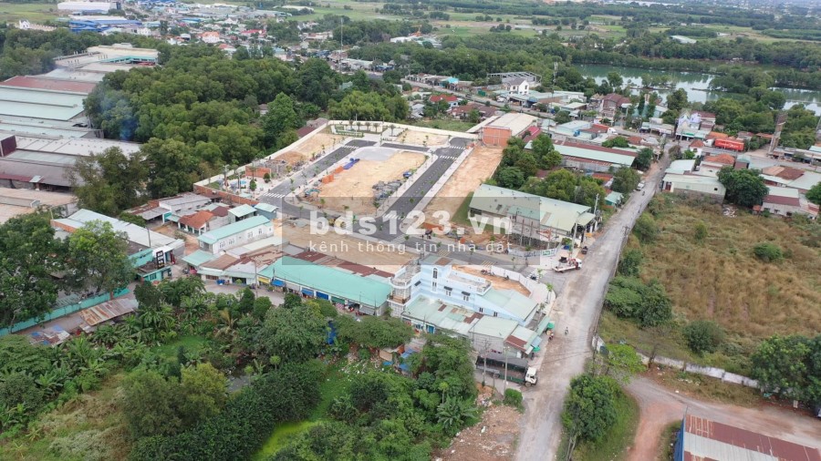 Nhà sát công viên, mặt đường 12m, SHR, chính chủ