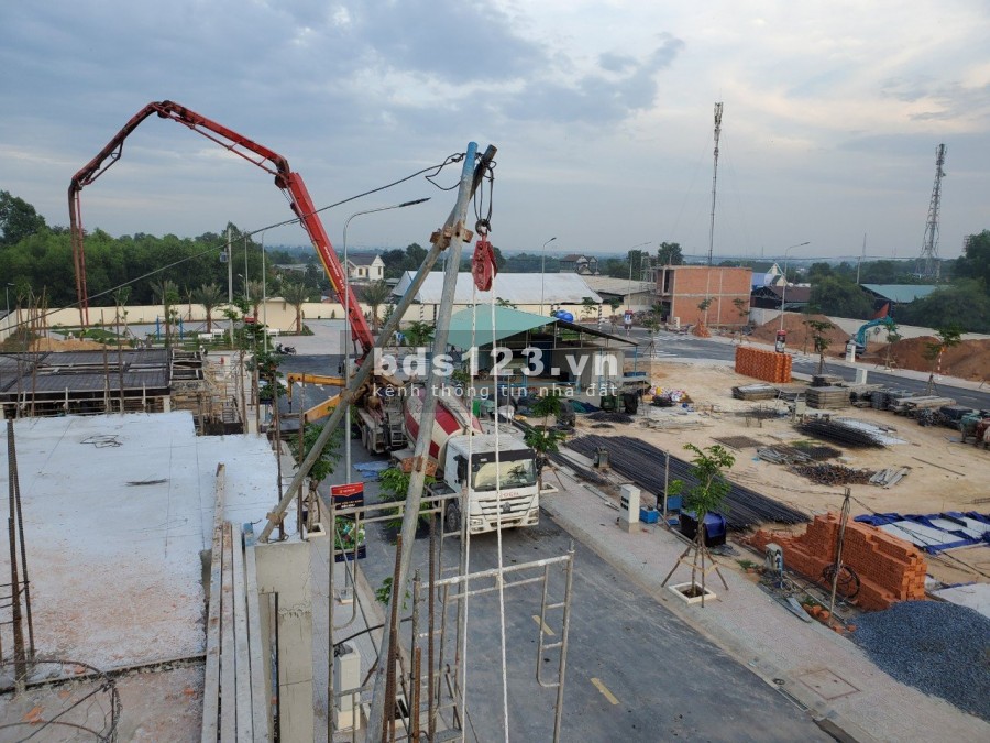 Nhà sát công viên, mặt đường 12m, SHR, chính chủ