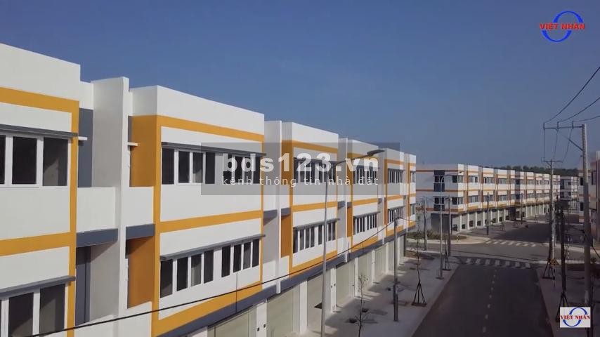 Bán biệt thự sân vườn trục thông KĐT Oasis city