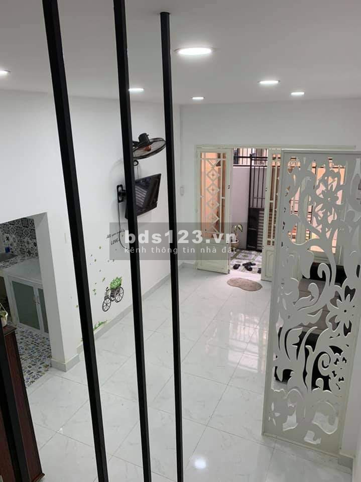 Bán nhà GIÁ RẺ Phường 6 Quận Tân Bình- Nhà dưới 5 tỷ 3 tầng 54m2