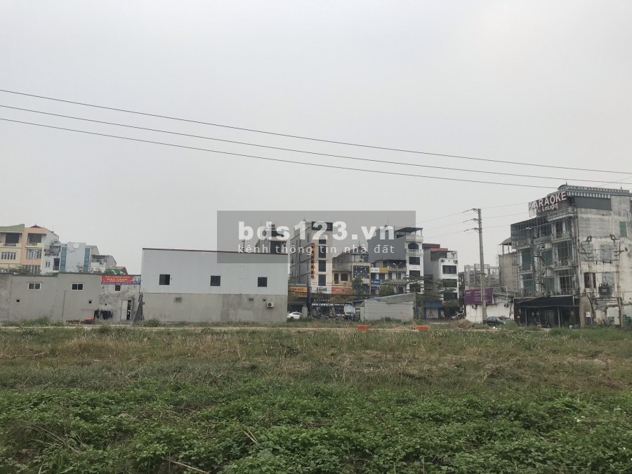 Bán đất dịch vụ TT Trạm Trôi, đường rộng 9m. Vỉ hè 2m