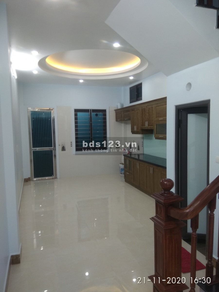 Cần tiền bán gấp nhà Mặt ngõ Phúc Xá giá 2.5 tỷ, 30mx3T, đẹp ở luôn