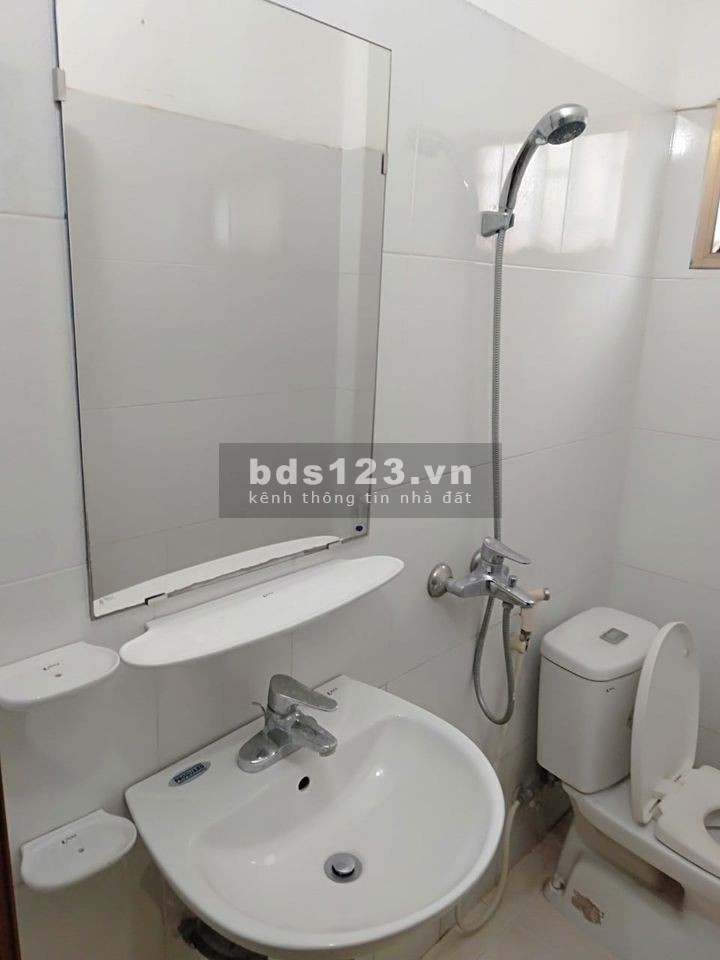Bán nhà ngõ 285 Đội Cấn Ba Đình. Nhà đẹp về ở ngay. DT 45m2 giá chỉ 4.5 tỷ.