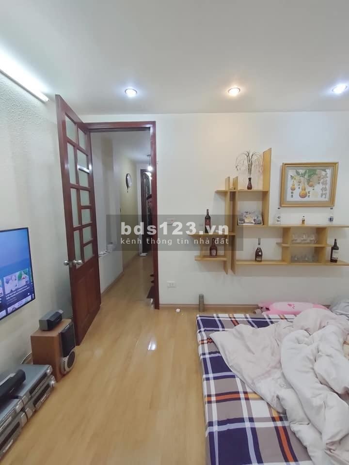 Bán nhà Đường Láng TT Đống Đa, 40m x 5 tầng, mặt tiền 4m, giá 3.8 tỷ