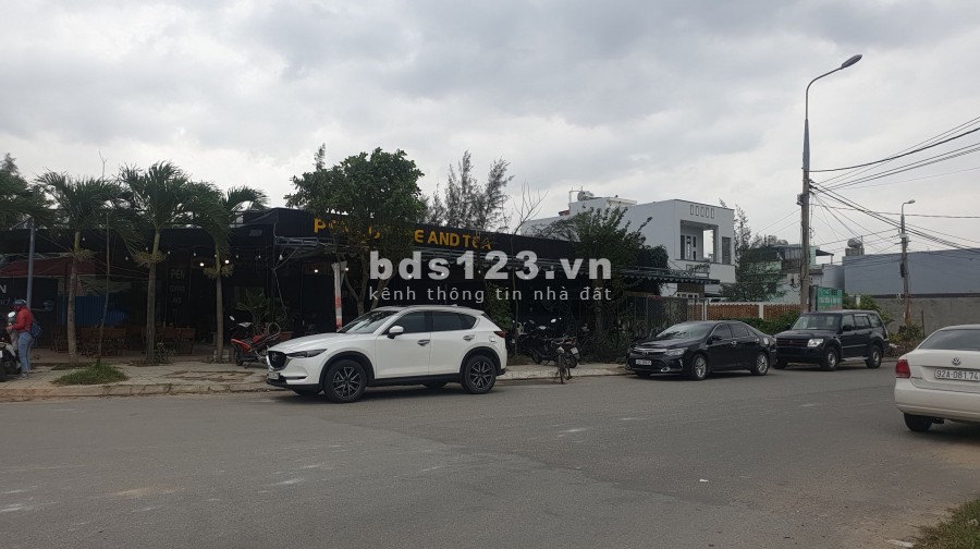 Bán 4 lô đất mặt tiền khu FPT city giá 2x tỷ