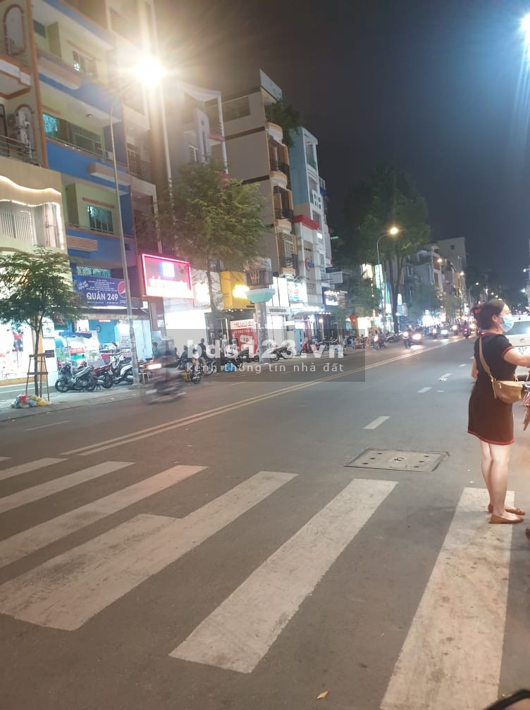 Chỉ 4 Tỷ Có Ngay Nhà Trung Tâm HXH Cao Thắng 20m2 5.2 x 3m Quận 3. 0793830375.