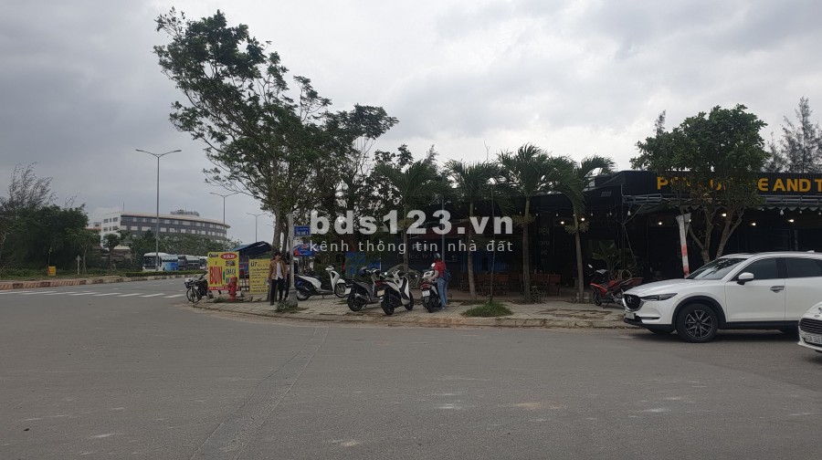 Bán 4 lô đất mặt tiền khu FPT city giá 2x tỷ