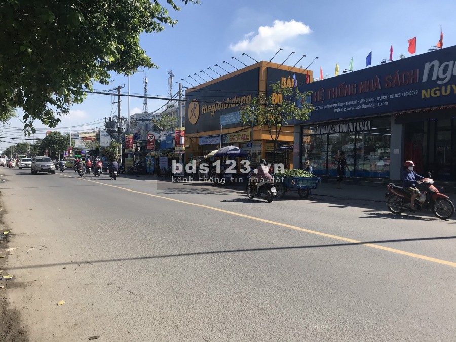 Mặt bằng KD 4 x 15m, mặt tiền Phạm Hùng, Q8