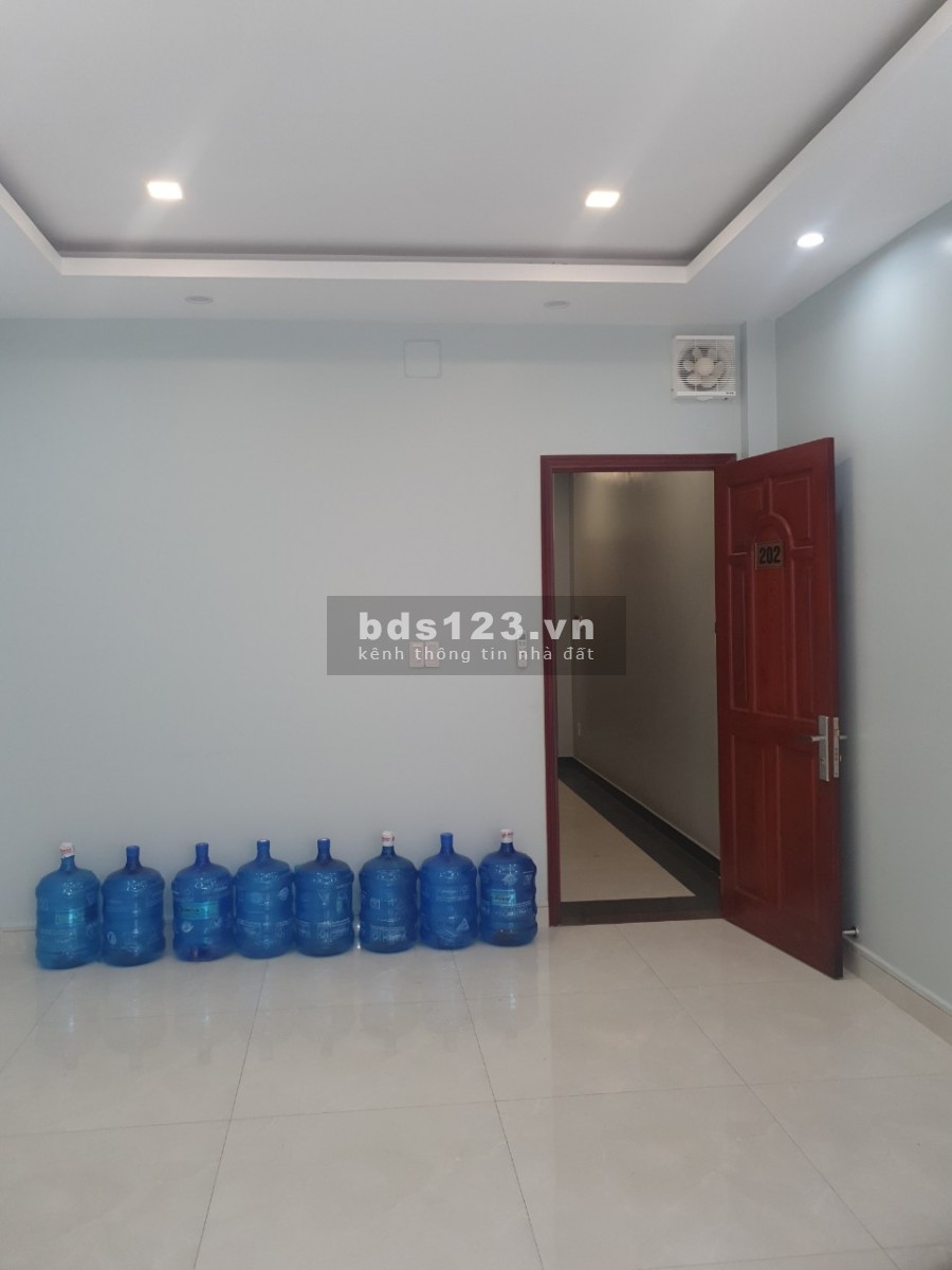 Chính chủ cho thuê nhà nguyên căn mặt tiền 214 Khánh Hội P6 Q4