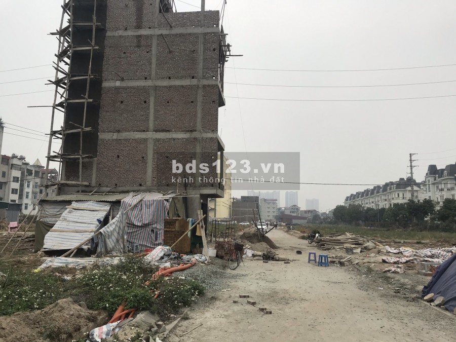 Bán đất dịch vụ TT Trạm Trôi, đường rộng 9m. Vỉ hè 2m