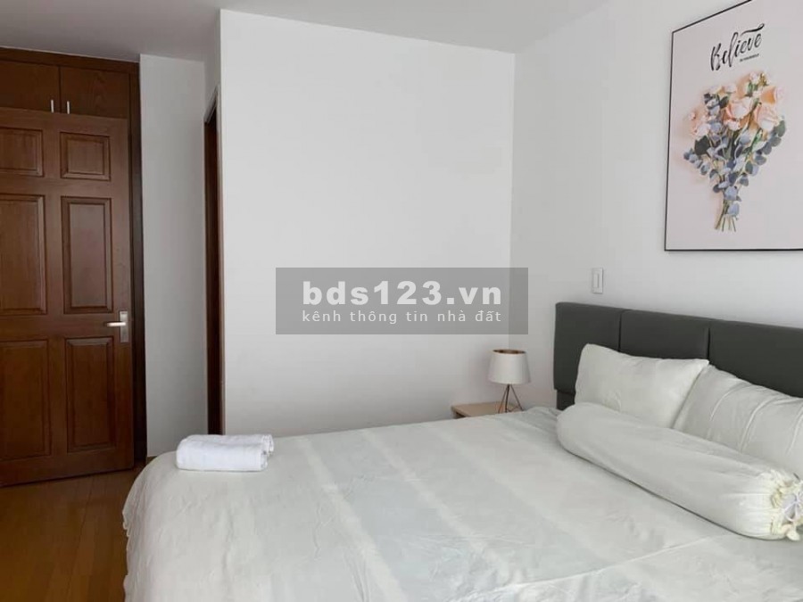 Cho thuê căn hộ Sky Center quận Tân Bình, 80m2 2PN, 2WC, giá 14tr. Full NT, LH: 0765568249 Anh Văn