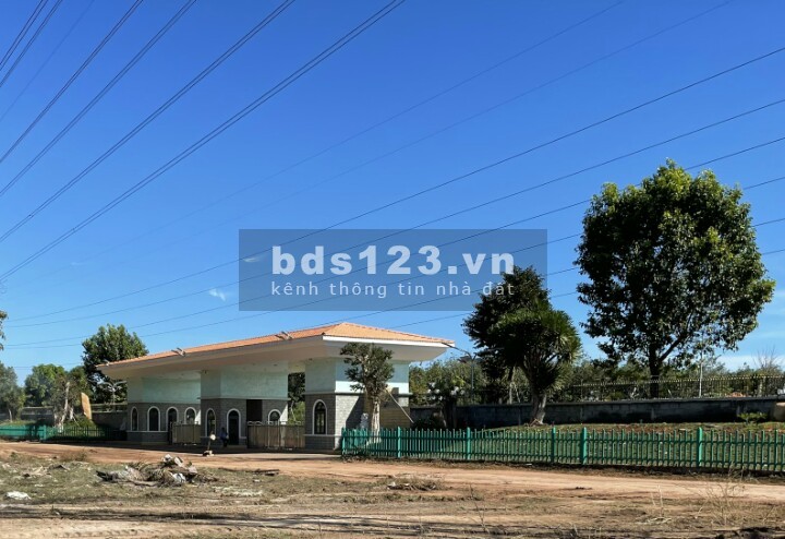 Cần BÁN lô đất nhánh đường quốc lộ, gần chợ, trường học,nhà thờ giá chỉ 600 triệu