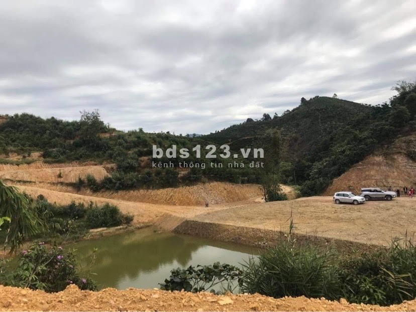 Cần bán lô đất có hồ view tuyệt đẹp