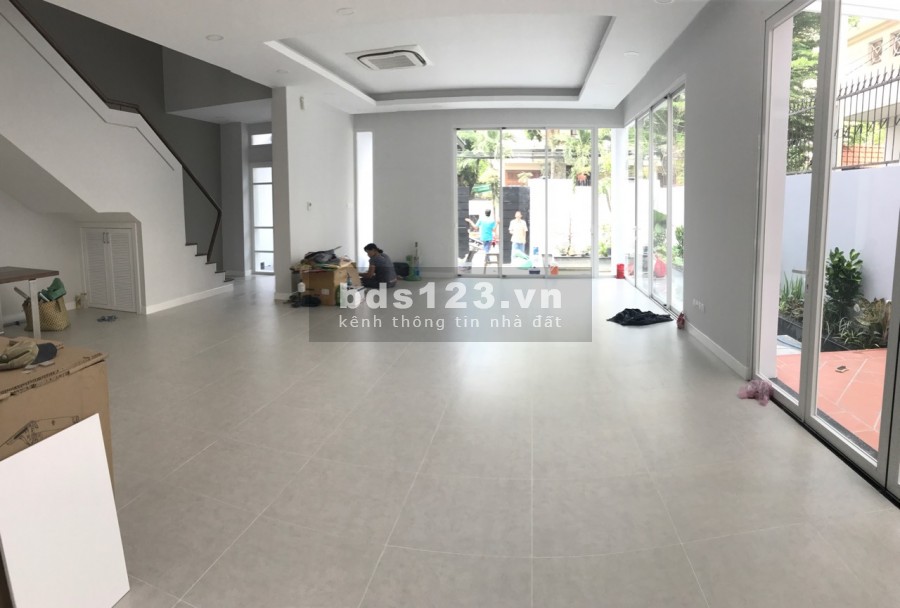 Cho thuê Villa 450m2 trệt 2 lầu áp mái 5P,sân vườn,NTCB Thảo Điền Quận 2