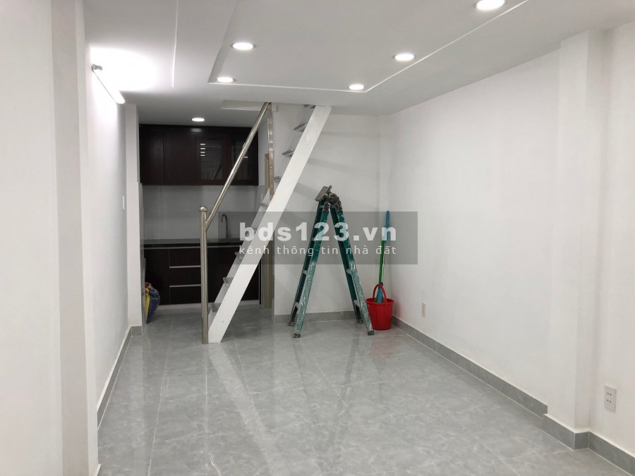 BÁN GẤP NHÀ HẺM CÁCH MẠNG THÁNG 8 QUẬN 10, 23.3m2 (3x8) 3 TẦNG GIÁ 4.45 TỶ, NHÀ MỚI ĐÓN TẾT