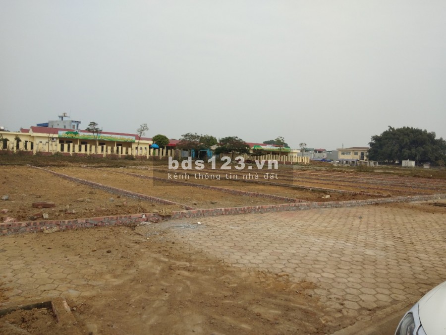 Cần bán 100m2 đất nền Hòa Lạc cách CNC 200m, oto tránh