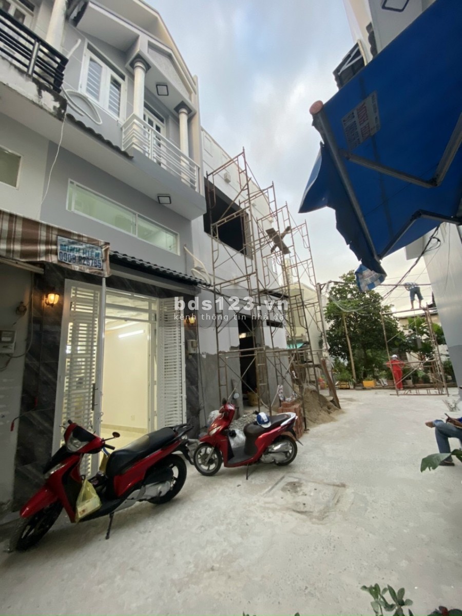 Bán nhà mặt tiền hẻm 2221 Huỳnh Tấn Phát,Nhà Bè,Ngay trường học Nguyễn Bỉnh Khiêm đi vào.