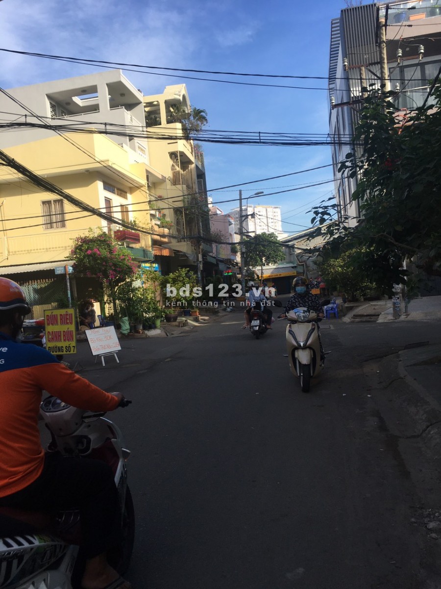 Cho Thuê nhà Huỳnh Đình Hai 6.5x18, 1 trệt, 2 lầu, 3 phòng, 18tr