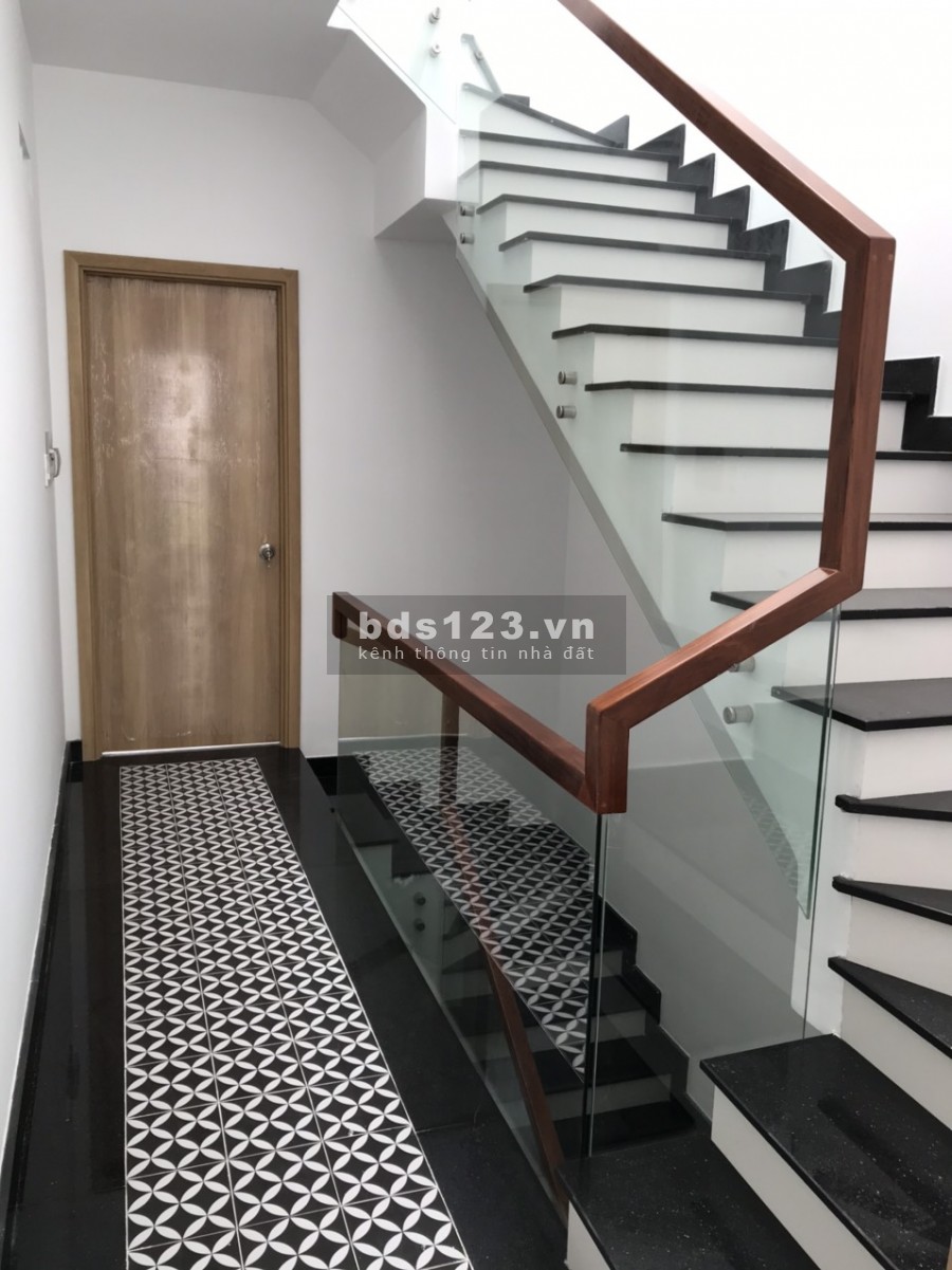 Bán nhà giá rẻ 1 trệt 2 lầu đường 28 phường Linh Đông quận Thủ Đức
