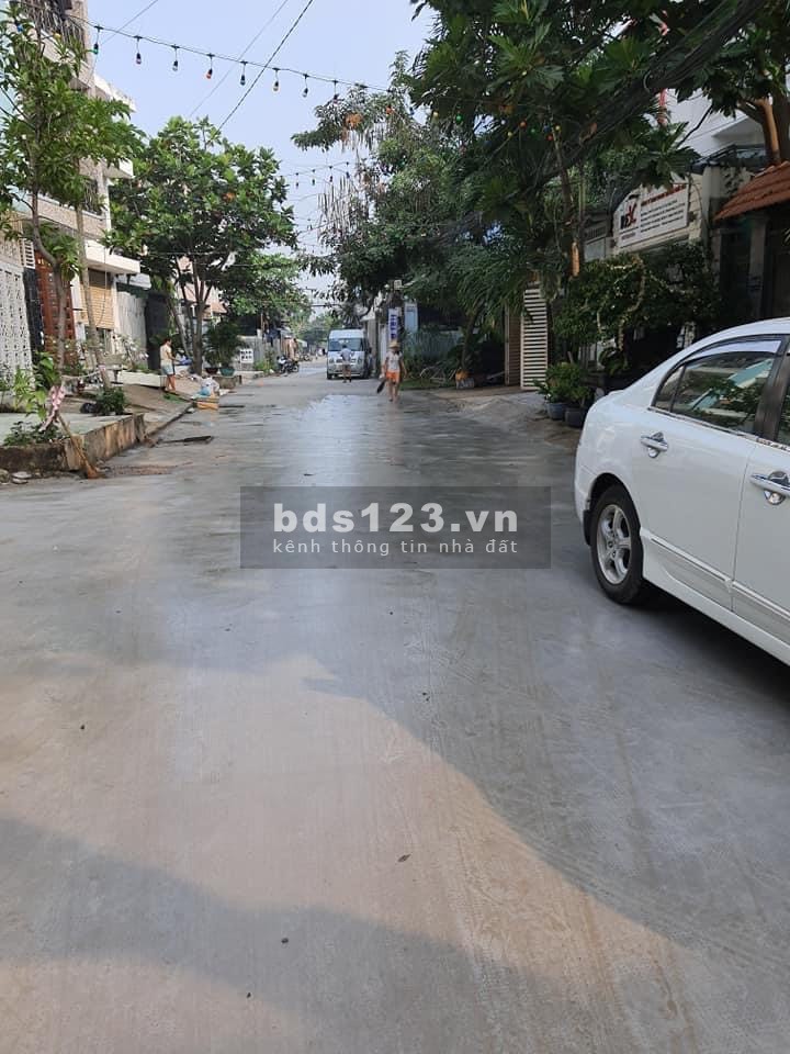 BÁN NHÀ HXT Giá 6.5 tỷ - Gần 200m2 sàn Trệt Lửng 3 Lầu ST. Nhà mới xây chưa qua sử dụng