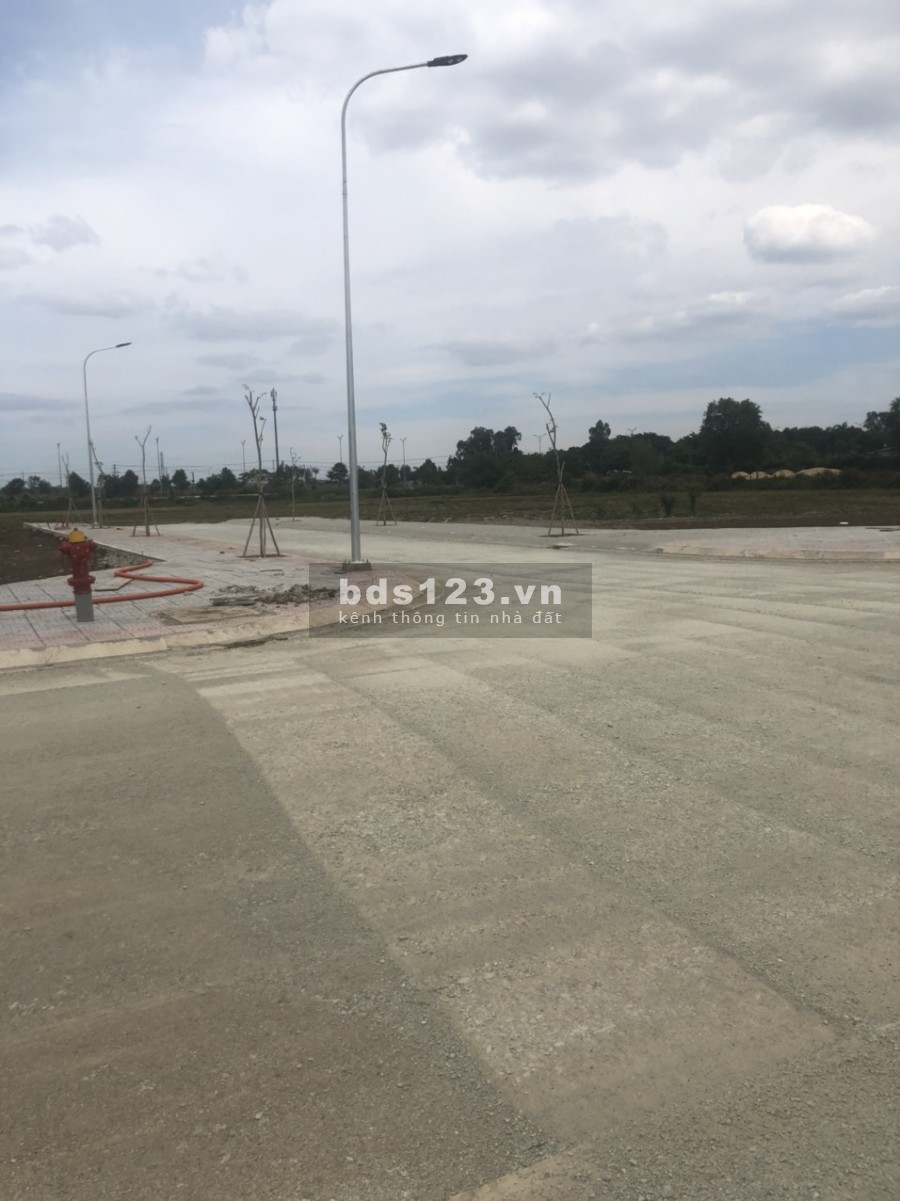 Đất nền Tp Bà Rịa ngay ngã tư Hòa Long 1,1 tỷ SỔ ĐỎ hạ tầng hoàn thiện al Yến: 0938.119.885