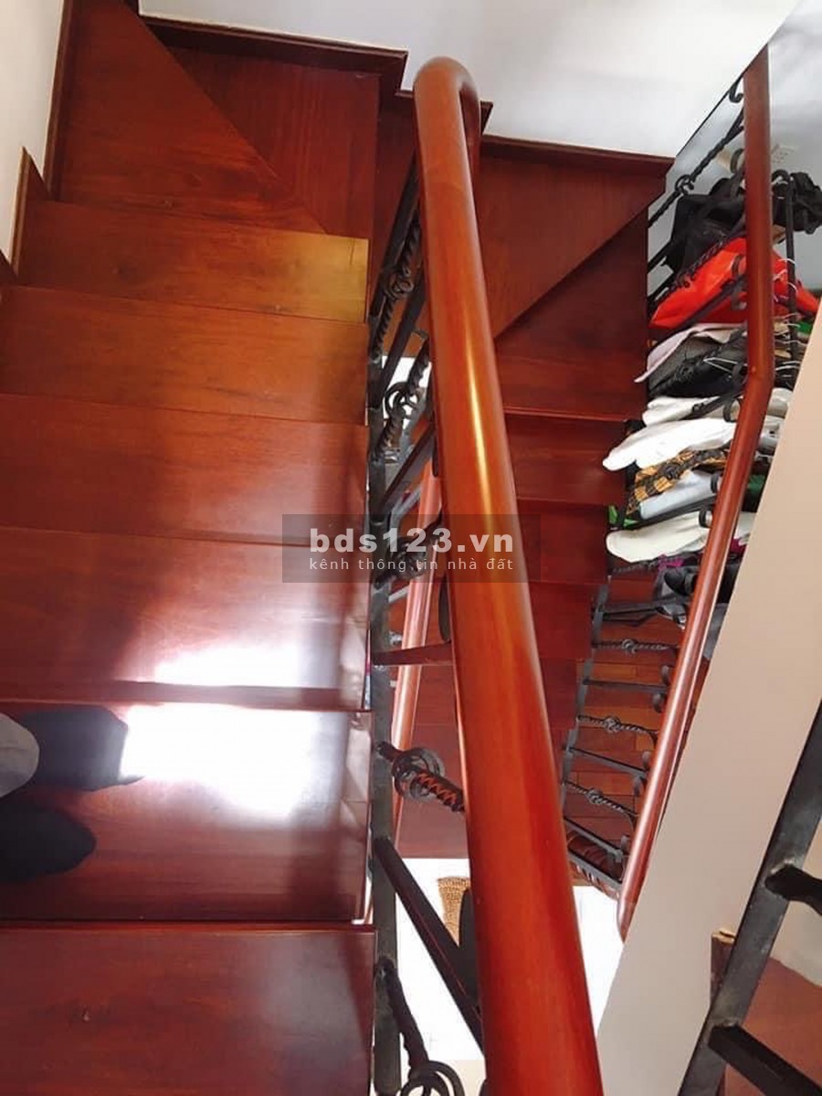 Nhà bán 8PN Nguyễn Thái Sơn Gò Vấp giá chỉ 5.1 tỷ. Mặt tiền, DT(5.7 x 12).