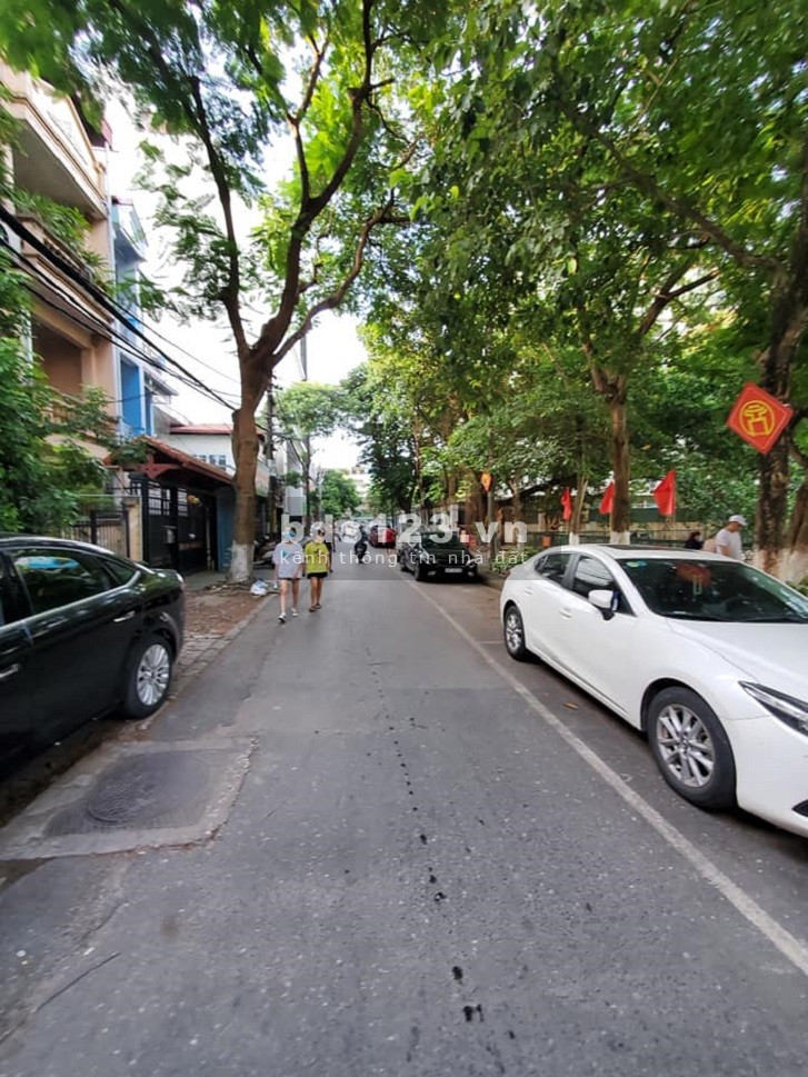 Mặt phố Tương Mai, Hoàng Mai 168m, mặt tiền 11m, nhỉnh 19 tỷ, vỉa hè KD sầm uất