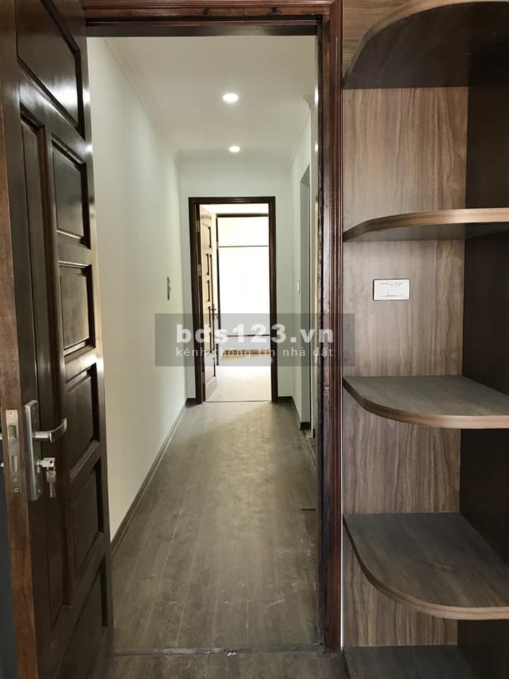 Hoàng Quốc Viết 3 MẶT NGÕ Ô TÔ VÀO NHÀ THANG MÁY KINH DOANH