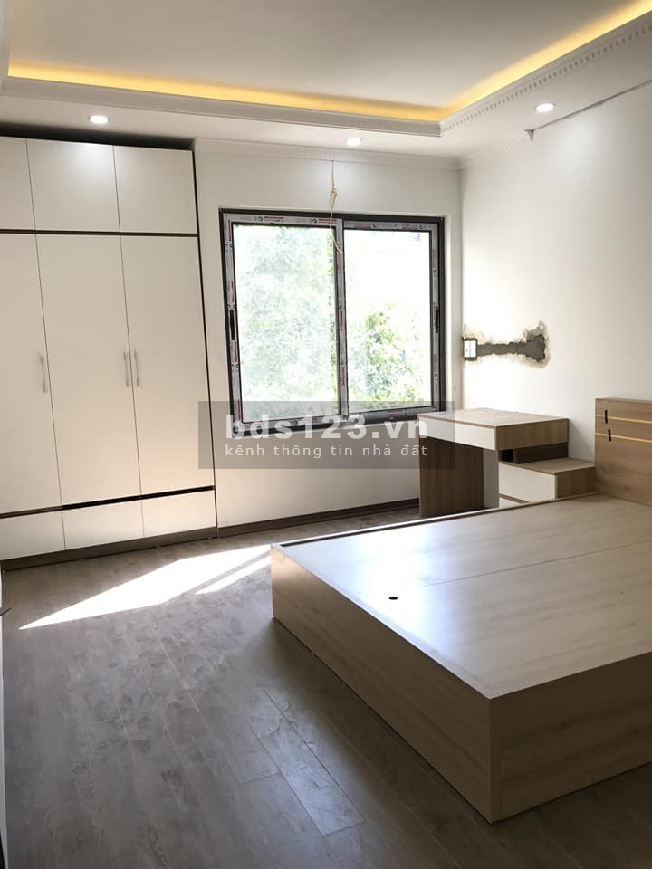 Hoàng Quốc Viết 3 MẶT NGÕ Ô TÔ VÀO NHÀ THANG MÁY KINH DOANH