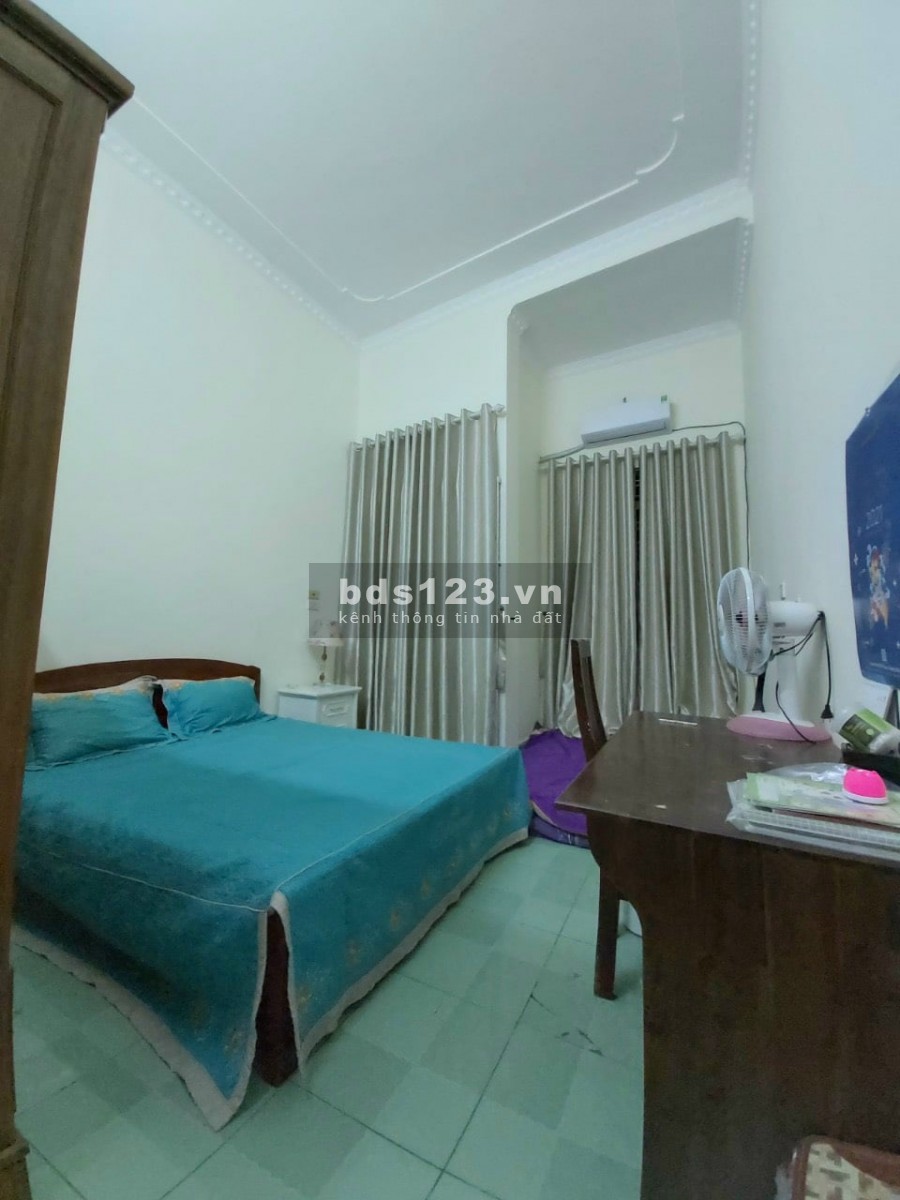 Bán nhà Hoàng Hoa Thám – Ba Đình. Nhà kiên cố. An sinh đỉnh. Mua về ở ngay. Giá 2.9 tỷ