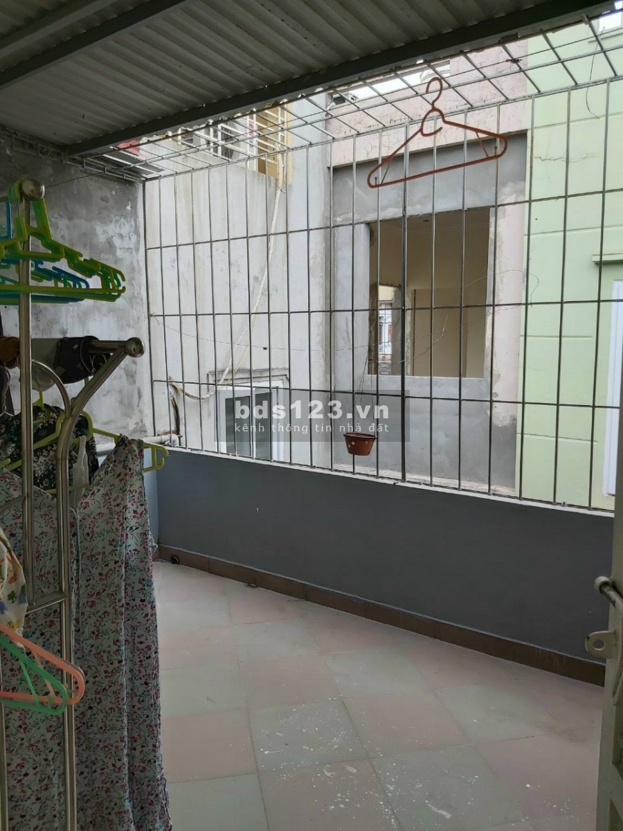 Bán nhà Hoàng Hoa Thám – Ba Đình. Nhà kiên cố. An sinh đỉnh. Mua về ở ngay. Giá 2.9 tỷ