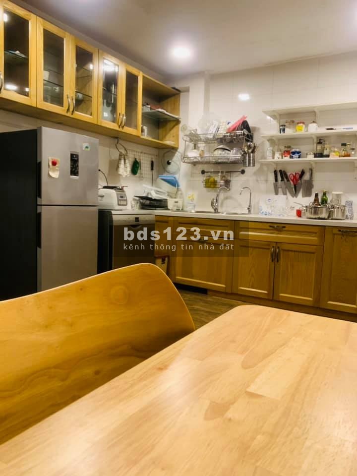 Hiếm! Bán nhà mặt ngõ Thái Hà, 37m2 *5T, kinh doanh tốt, cách phố 20m.