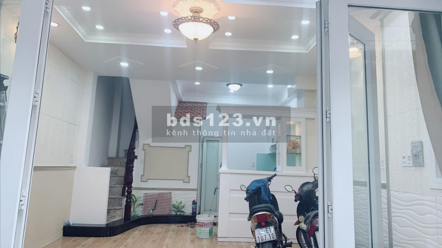 Cần bán nhà Thích Quảng Đức, Phú Nhuận, giá chỉ 4.95 tỷ