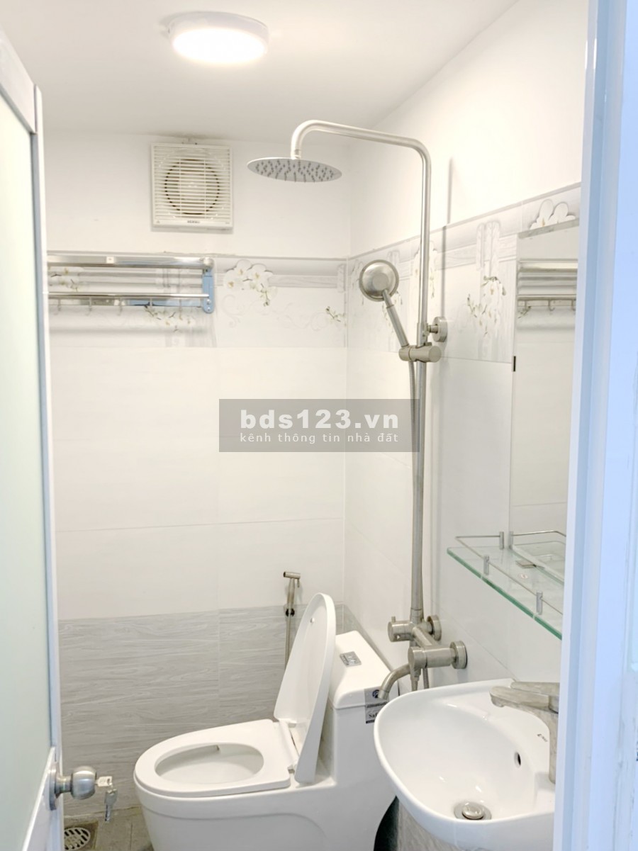 Nhà 2 lầu hẻm 4m 56 Bùi Minh Trực Phường 5 Quận 8