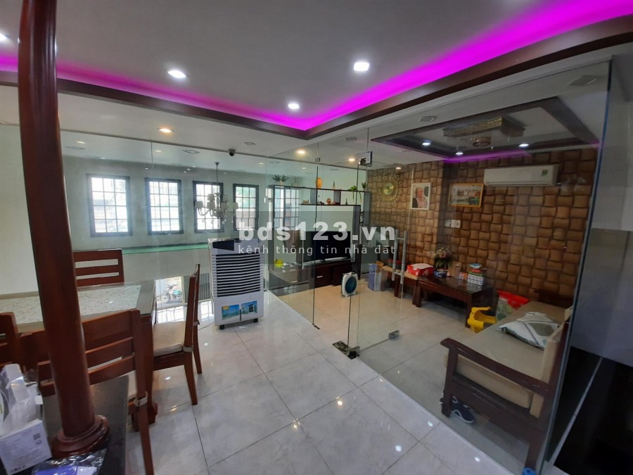 Bán nhà 3tầng đúc 6x18, nở hậu 7m, hẻm xe hơi Q6_10ti6