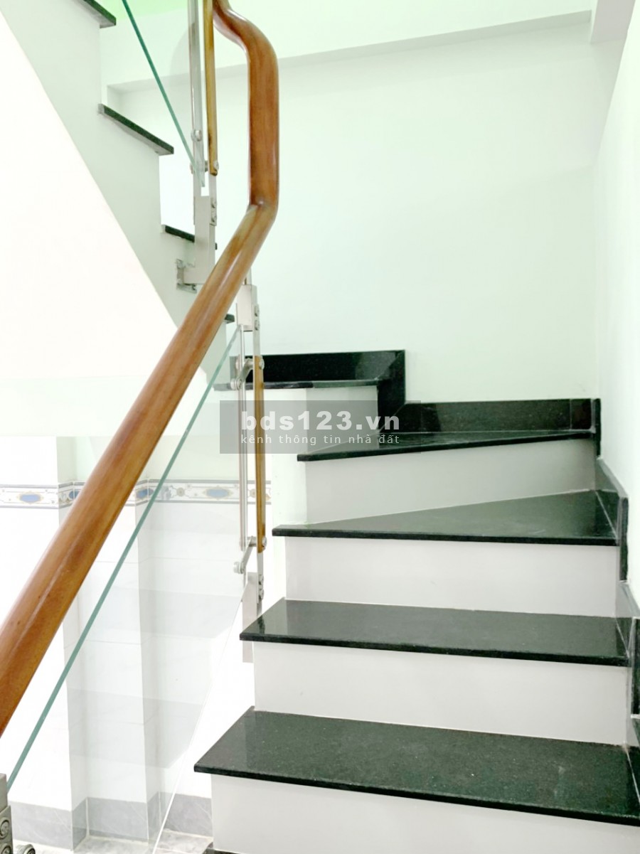 Nhà 2 lầu hẻm 4m 56 Bùi Minh Trực Phường 5 Quận 8