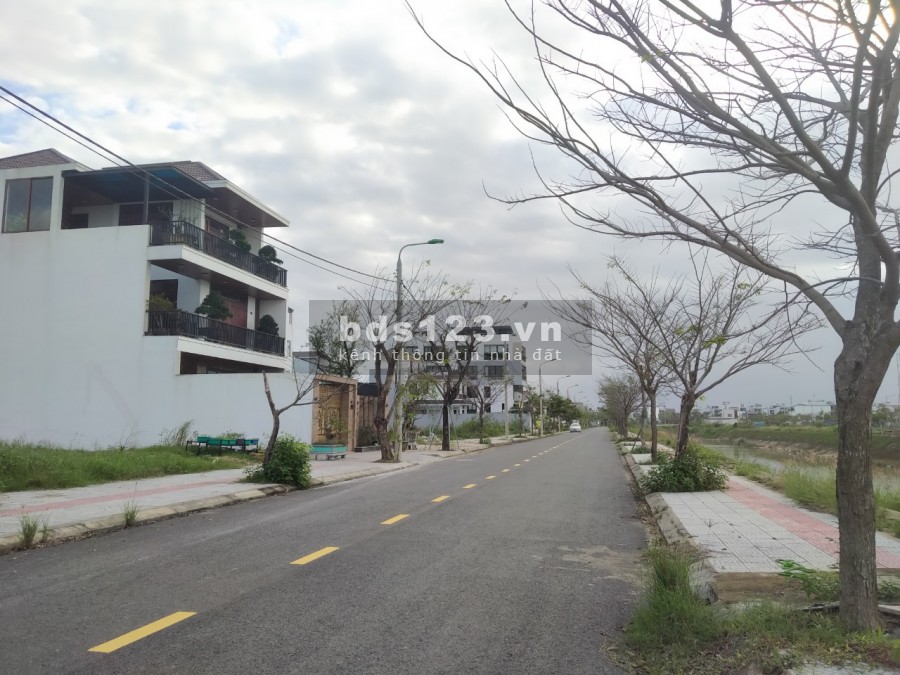 Chính chủ cần bán nhanh 95m2 đất nền ven biển phía nam Đà Nẵng giá rẻ.