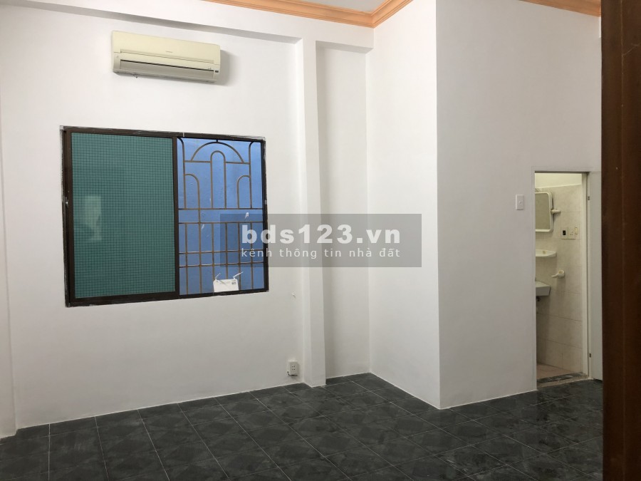Nhà Mặt Tiền đường Tân Cảng 5x18m Trệt 2 Lầu: Giá 26tr cho KD đa ngành