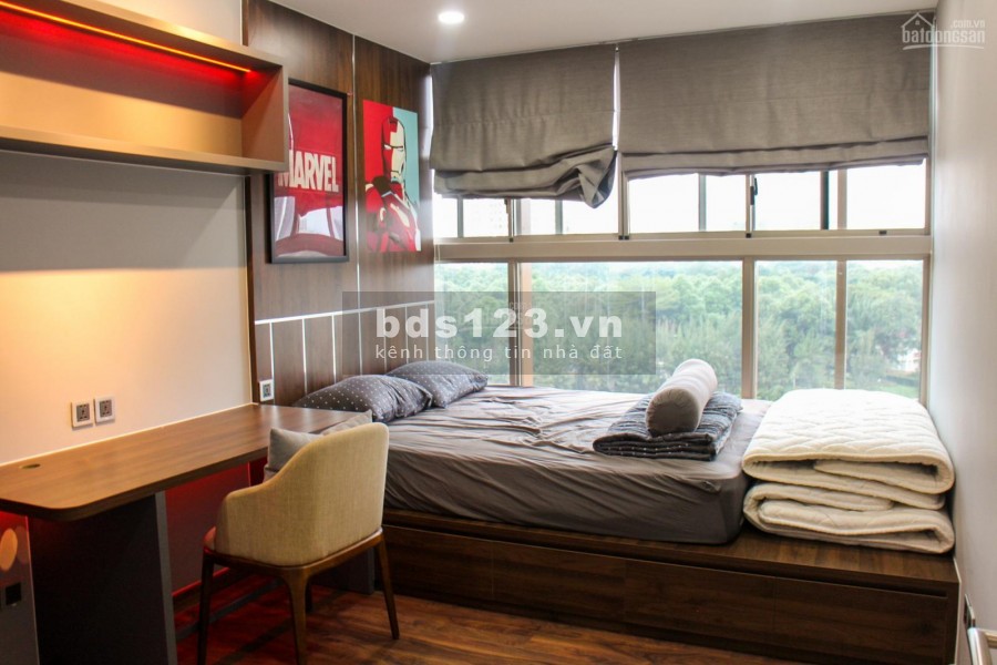 Cho thuê căn hộ rộng 120m2, 3 PN, có sẵn đồ dùng, nhà còn mới, cc Midtown Quận 7, giá 33 triệu/tháng