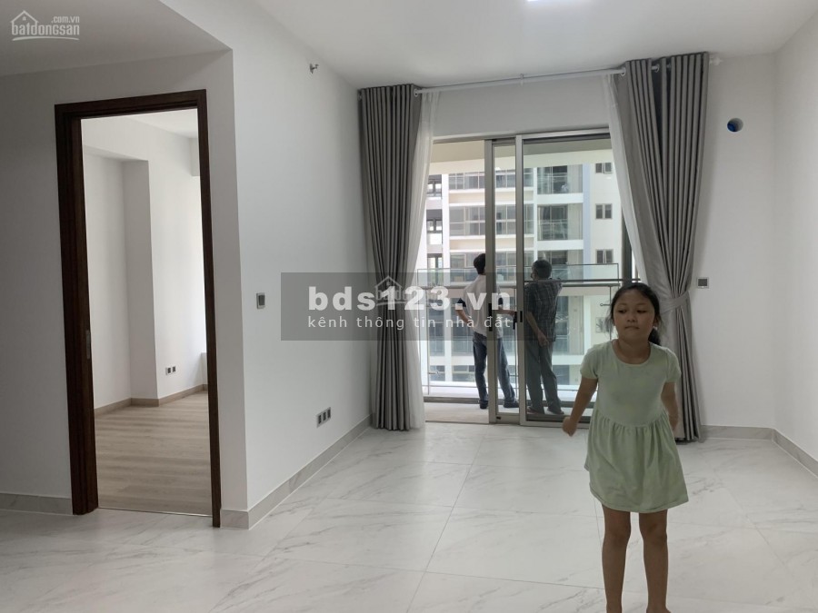 Mình có căn hộ 120m2, 3 PN, cần cho thuê giá 18 triệu/tháng, tầng cao, cc Midtown, có sẵn đồ dùng