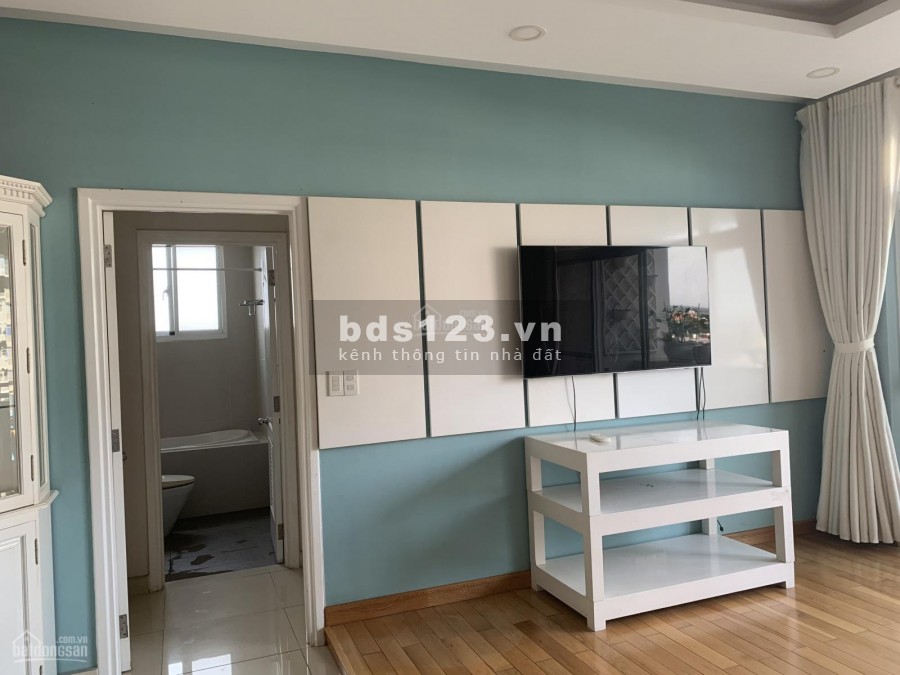 Mình có căn hộ 120m2, 3 PN, cần cho thuê giá 18 triệu/tháng, tầng cao, cc Midtown, có sẵn đồ dùng