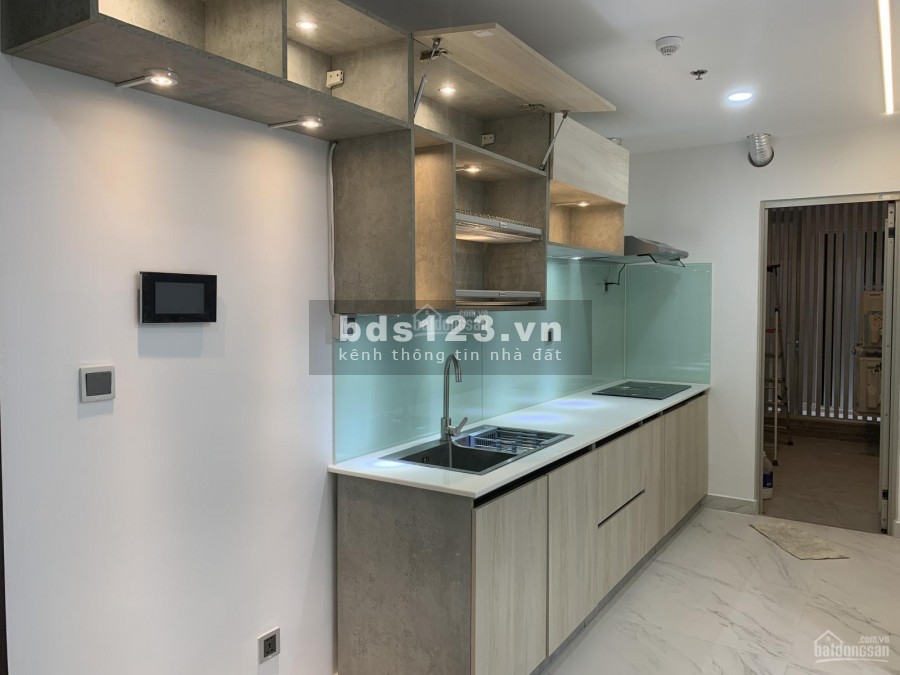 Mình có căn hộ 120m2, 3 PN, cần cho thuê giá 18 triệu/tháng, tầng cao, cc Midtown, có sẵn đồ dùng