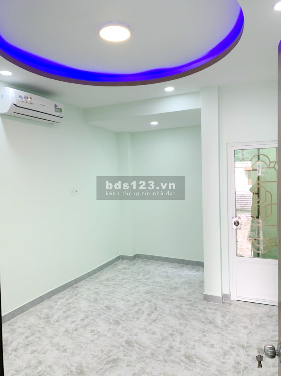Nhà 2 lầu hẻm 4m 56 Bùi Minh Trực Phường 5 Quận 8