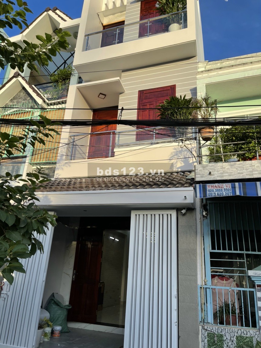 Bán nhà hẻm xe hơi Huỳnh Tấn Phát, phường Phú Mỹ Quận 7. Dt: 4x15m trệt 2 lầu sân thượng, 4pn chỉ 4.950 tỷ