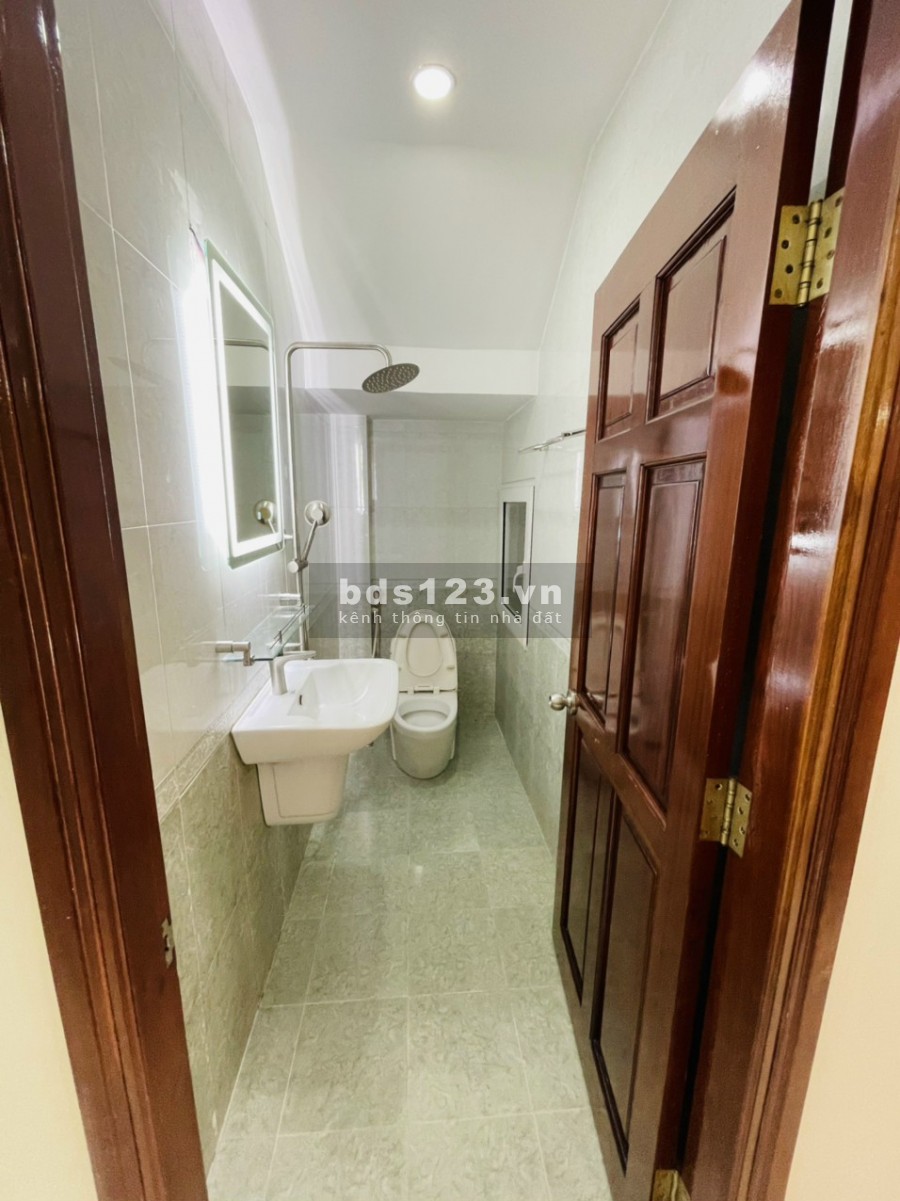 Bán nhà hẻm xe hơi Huỳnh Tấn Phát, phường Phú Mỹ Quận 7. Dt: 4x15m trệt 2 lầu sân thượng, 4pn chỉ 4.950 tỷ