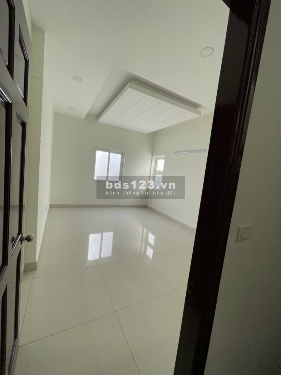 Bán nhà hẻm xe hơi Huỳnh Tấn Phát, phường Phú Mỹ Quận 7. Dt: 4x15m trệt 2 lầu sân thượng, 4pn chỉ 4.950 tỷ