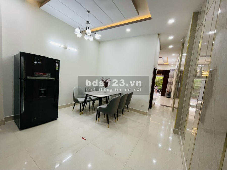 Bán nhà hẻm xe hơi Huỳnh Tấn Phát, phường Phú Mỹ Quận 7. Dt: 4x15m trệt 2 lầu sân thượng, 4pn chỉ 4.950 tỷ