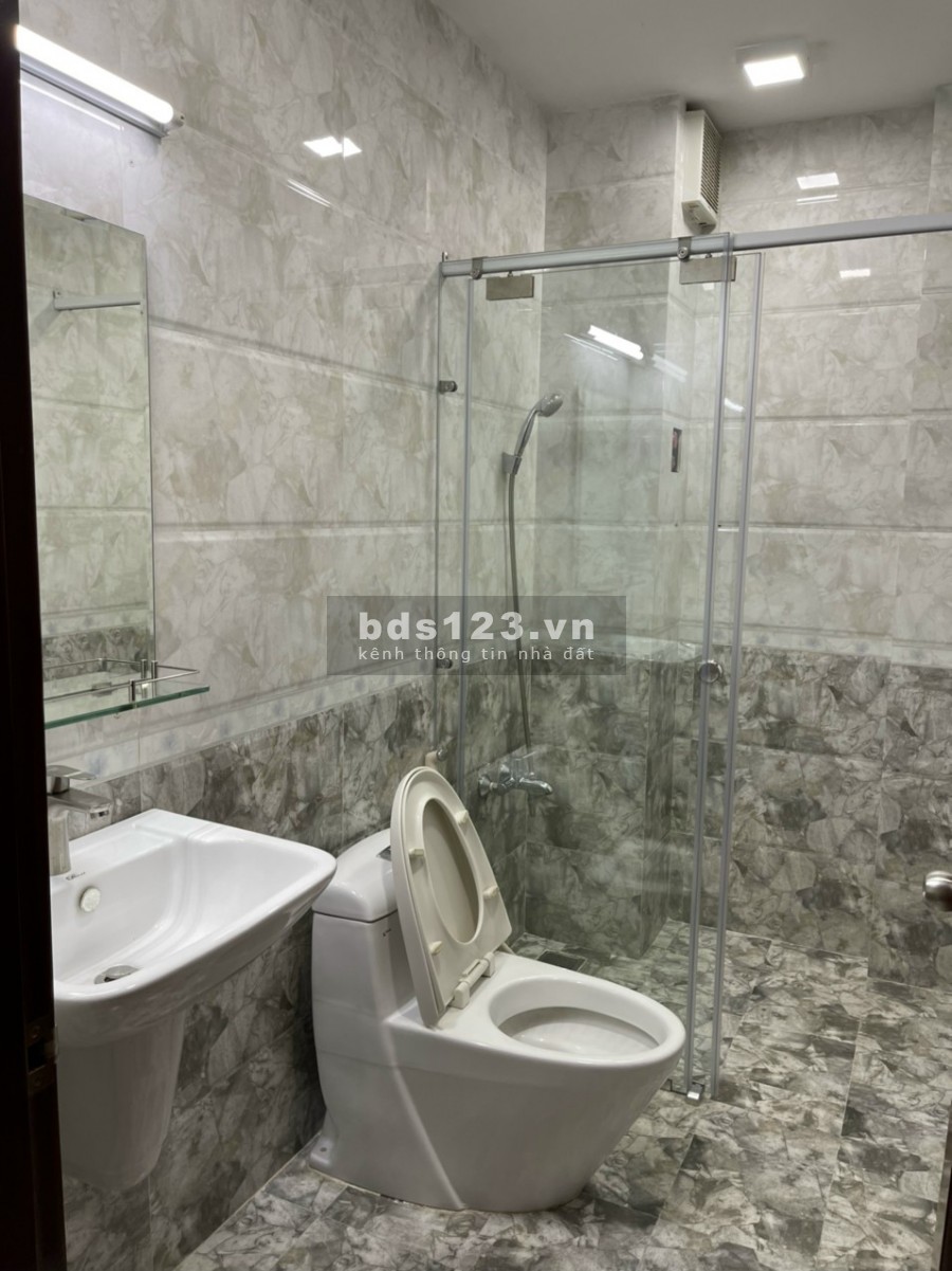 Bán nhà hẻm xe hơi Huỳnh Tấn Phát, phường Phú Mỹ Quận 7. Dt: 4x15m trệt 2 lầu sân thượng, 4pn chỉ 4.950 tỷ